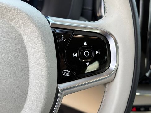 Certified 2023 Volvo XC60 B5 Ultimate w/ Climate Package image 12