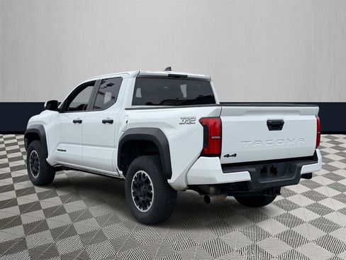 Used 2024 Toyota Tacoma TRD Off-Road AWD/4WD image 4