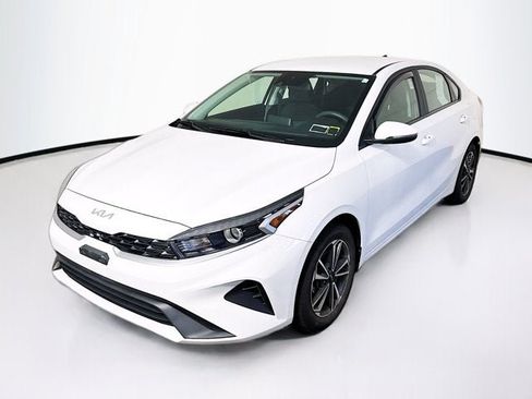 Used 2023 Kia Forte LXS w/ LXS Technology Package FWD image 1