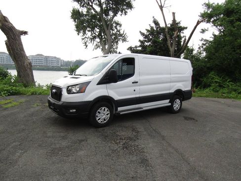 Used 2025 Ford Transit 250 Low Roof w/ Exterior Upgrade Package RWD image 2