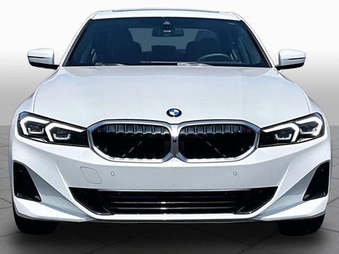 Certified 2025 BMW 330i Sedan RWD image 3