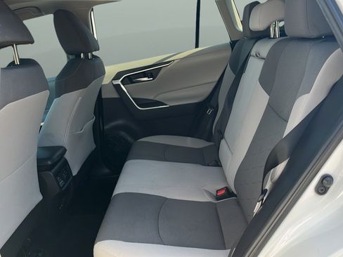 Used 2020 Toyota RAV4 XLE w/ Convenience Package AWD/4WD image 12