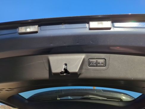 Certified 2025 Hyundai Santa Fe SEL image 18