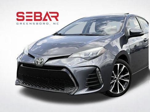 Used 2018 Toyota Corolla SE w/ SE Premium Package FWD image 2