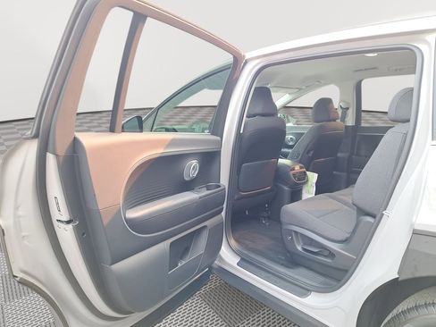 New 2026 Hyundai Ioniq 9 SE image 13