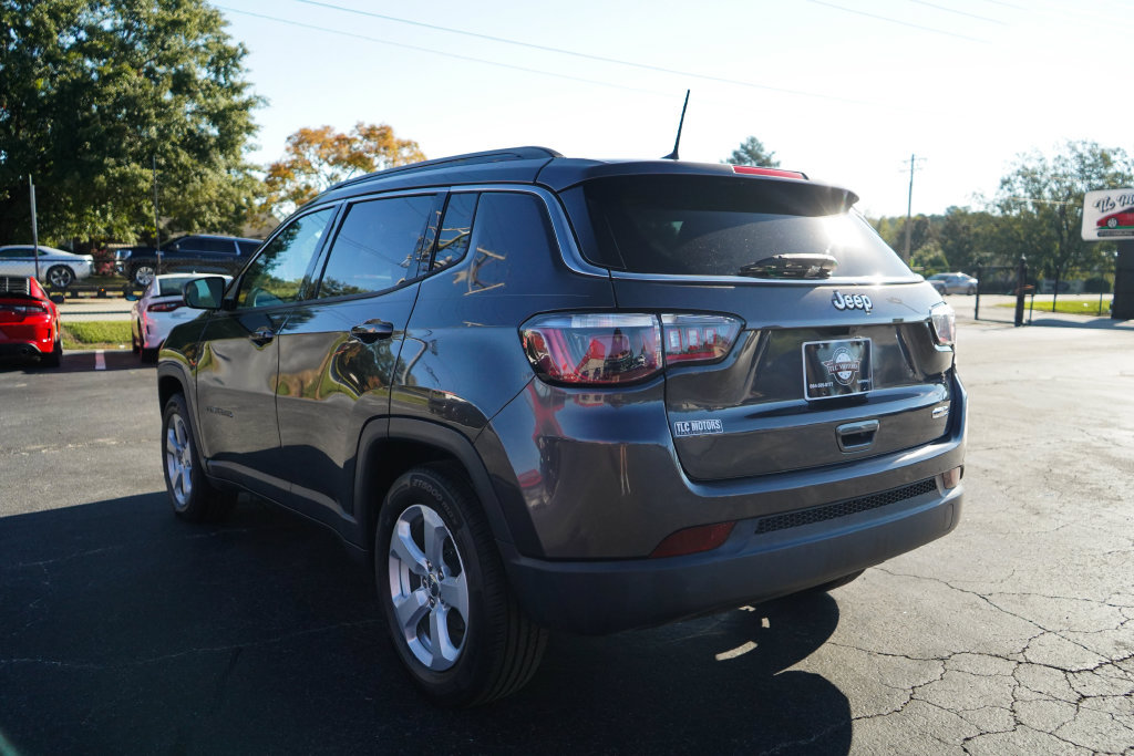 Used 2020 Jeep Compass Latitude FWD image 3