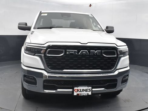Used 2025 RAM 1500 Big Horn AWD/4WD image 4