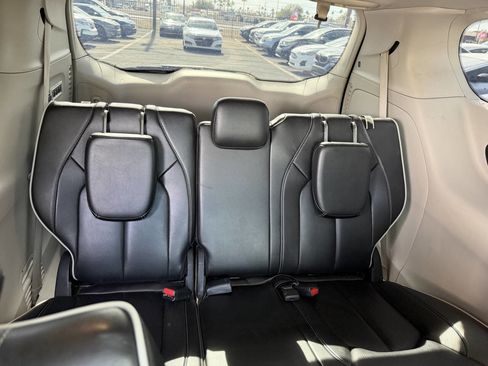 Used 2022 Chrysler Pacifica Limited image 29