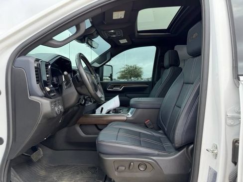 Used 2024 Chevrolet Silverado 2500 High Country w/ Technology Package AWD/4WD image 14