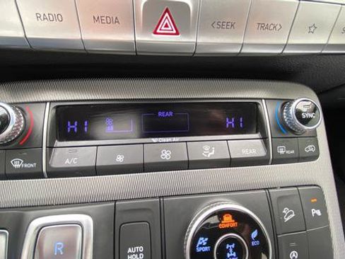 Used 2022 Hyundai Palisade SEL w/ Premium Package AWD/4WD image 18