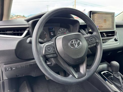 Used 2025 Toyota Corolla LE FWD image 32