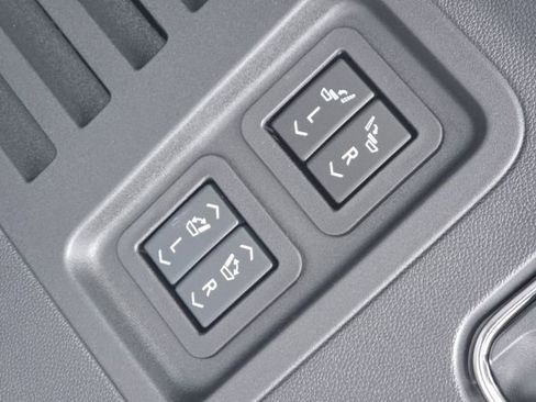 New 2026 Buick Enclave Sport Touring w/ Power Package image 8