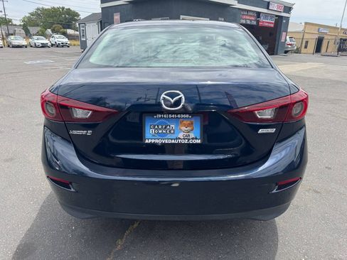 Used 2017 MAZDA MAZDA3 Sport w/ Preferred Equipment Package FWD image 6