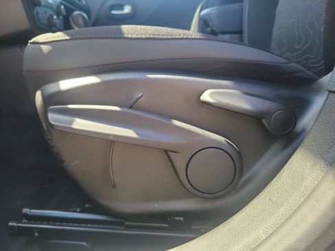Used 2023 Jeep Renegade Latitude AWD/4WD image 16