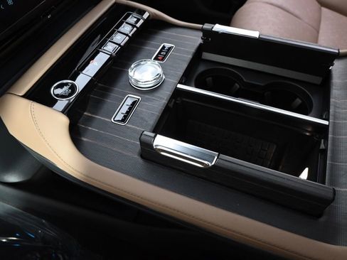 New 2026 Lincoln Navigator L Black Label AWD/4WD image 31