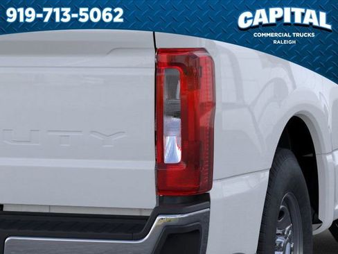 New 2026 Ford F250 XL w/ XL Chrome Package RWD image 21