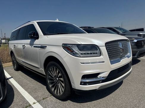 Used 2019 Lincoln Navigator L Reserve image 3