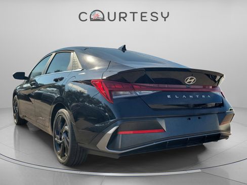 New 2026 Hyundai Elantra SEL Sport image 2