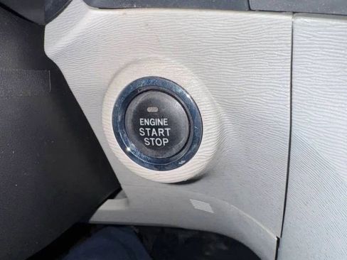 Used 2012 Toyota Venza XLE image 31