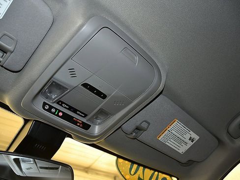 Used 2020 Chevrolet Equinox LT image 26