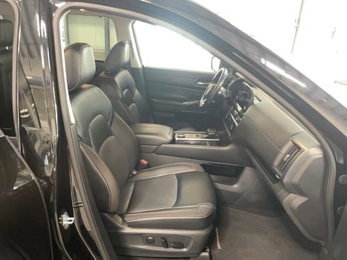 Used 2023 Nissan Pathfinder SL w/ SL Premium Package image 23