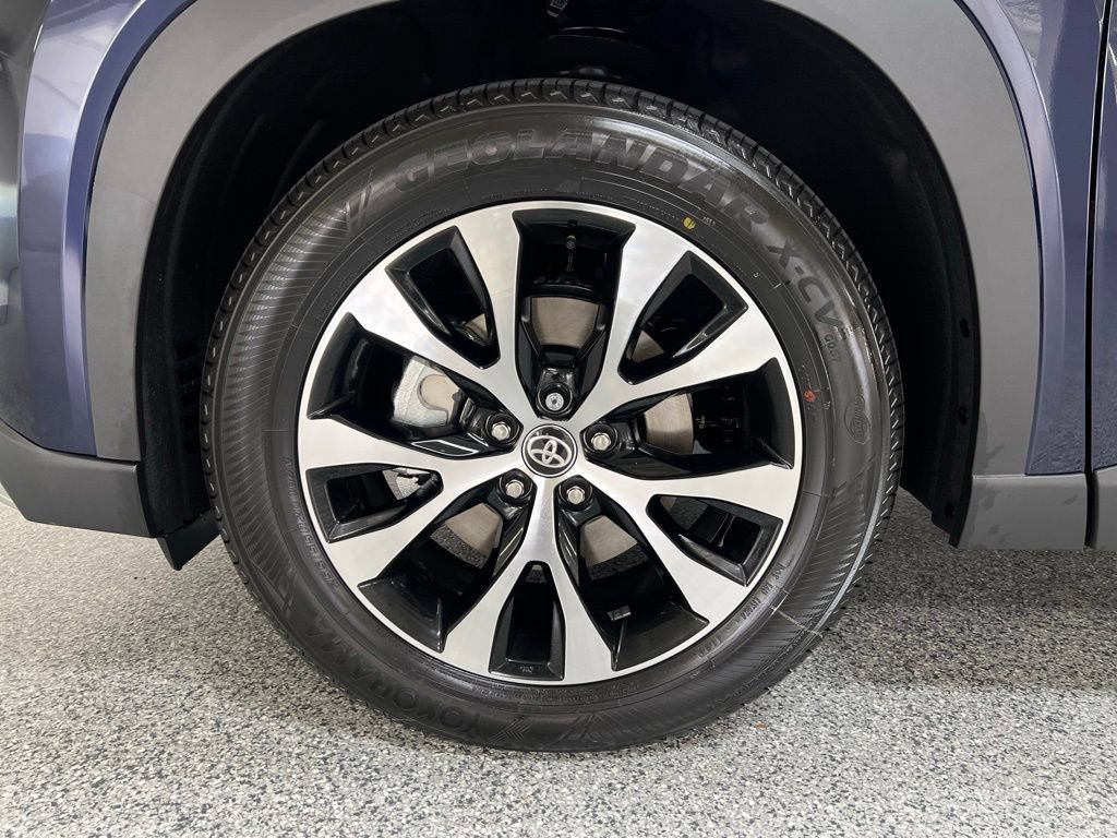 Certified 2026 Toyota Grand Highlander AWD Hybrid image 9