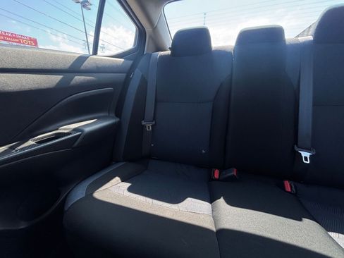 Used 2025 Nissan Versa SV FWD image 38