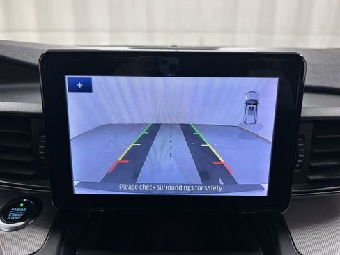 Used 2020 Ford Explorer XLT w/ Comfort Package image 15