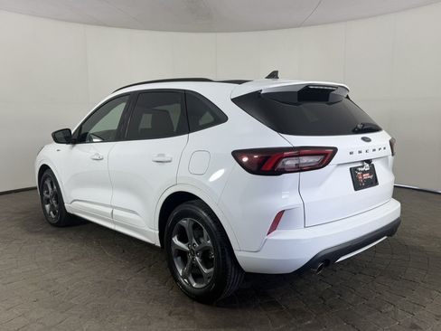 Used 2023 Ford Escape ST-Line FWD image 5