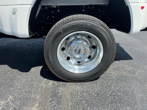 Used 2022 Ford F450 Platinum w/ FX4 Off-Road Package AWD/4WD image 12