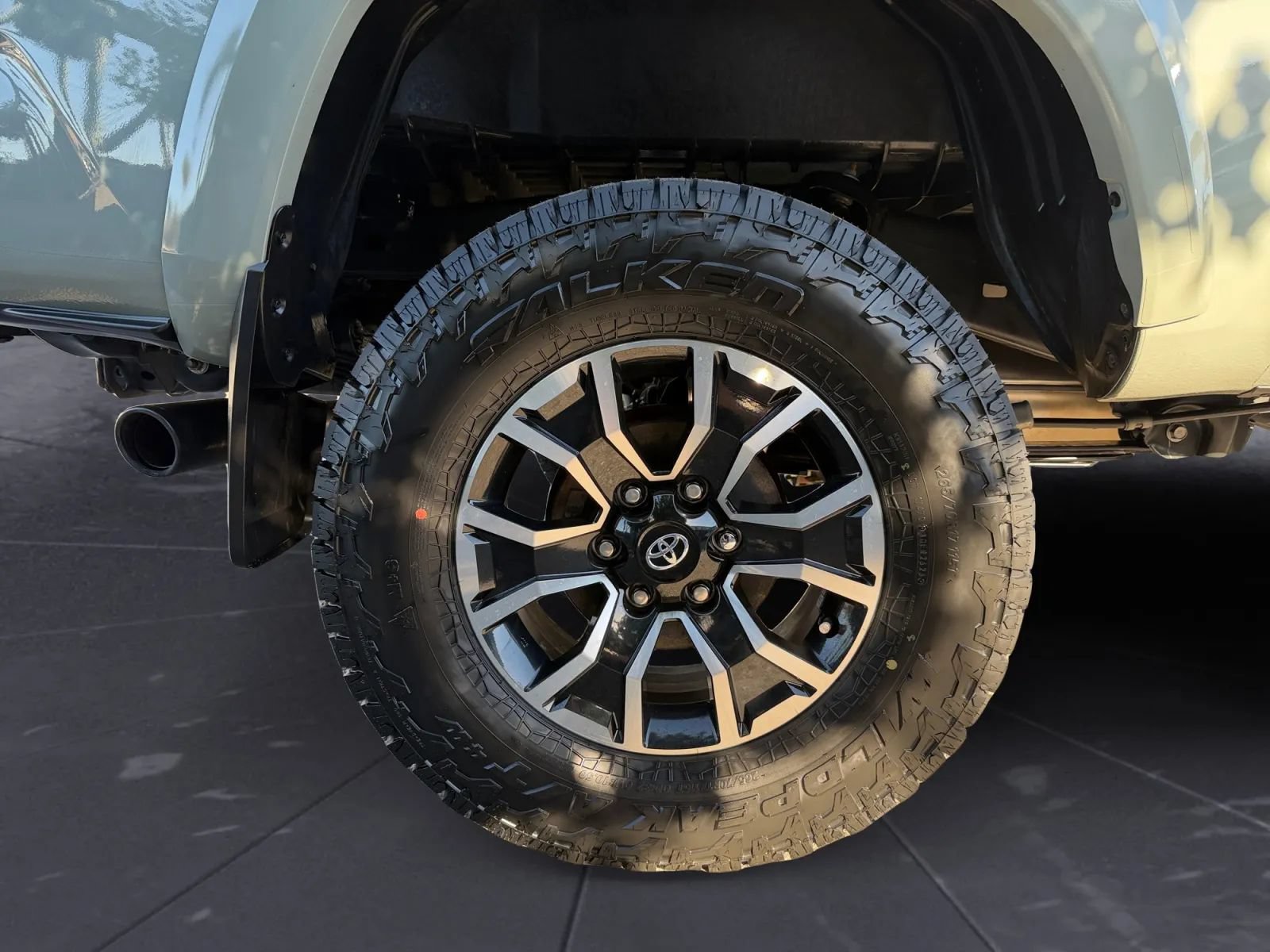 Used 2022 Toyota Tacoma TRD Sport w/ Technology Package AWD/4WD image 28