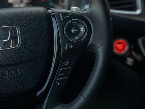 Used 2016 Honda Pilot Touring image 8