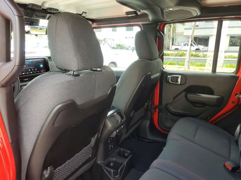 Used 2026 Jeep Wrangler Unlimited Rubicon image 11