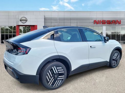 New 2026 Nissan Leaf SV+ w/ Floor Mat Package (SV+) image 2