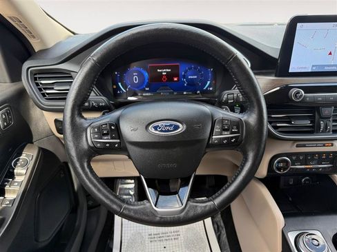 Used 2020 Ford Escape Titanium AWD/4WD image 14