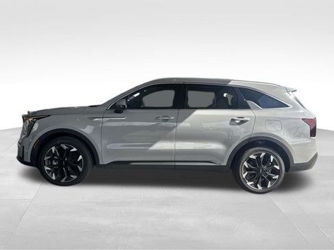 Used 2025 Kia Sorento EX FWD image 2