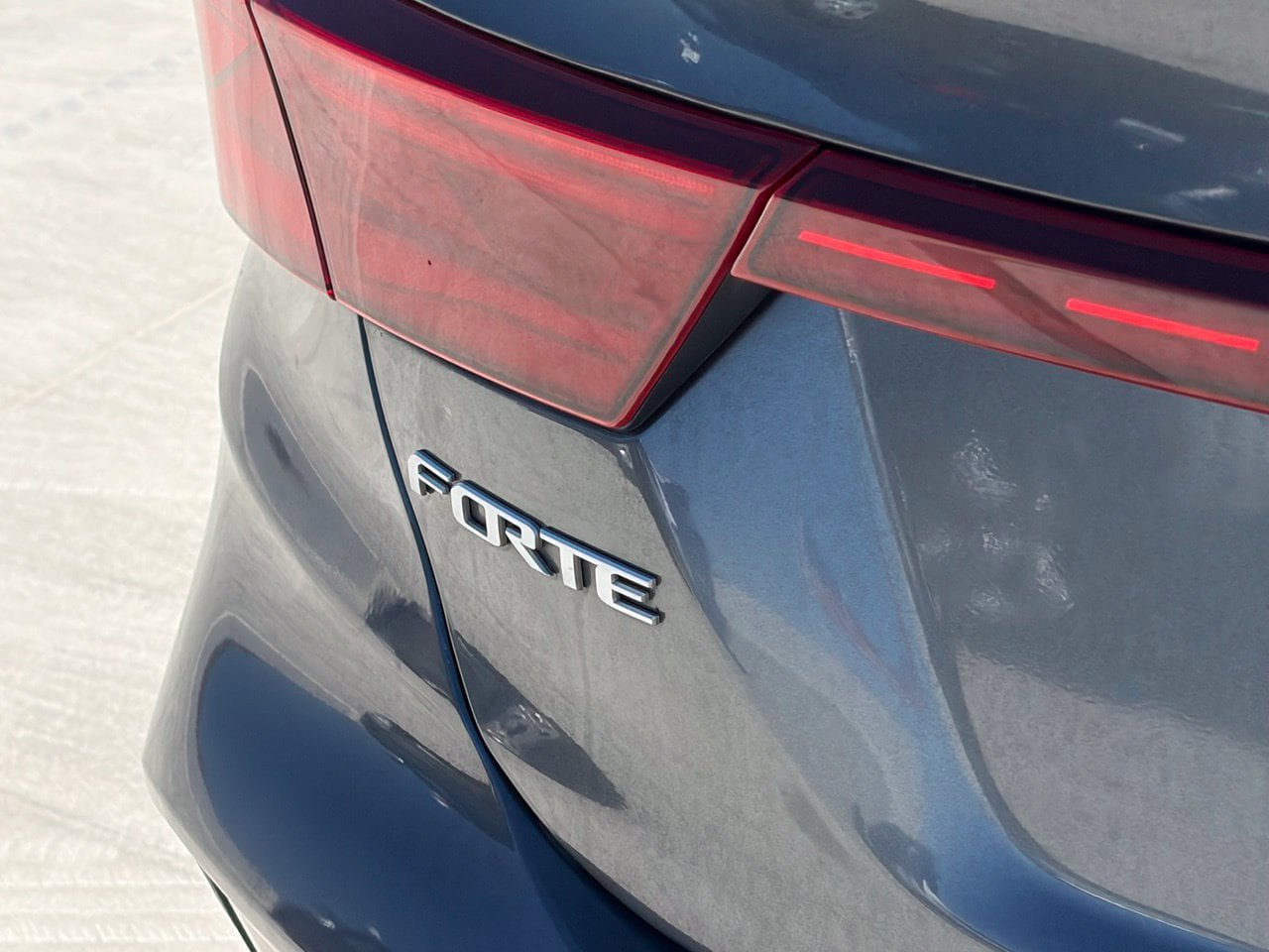 Used 2022 Kia Forte LXS FWD image 4