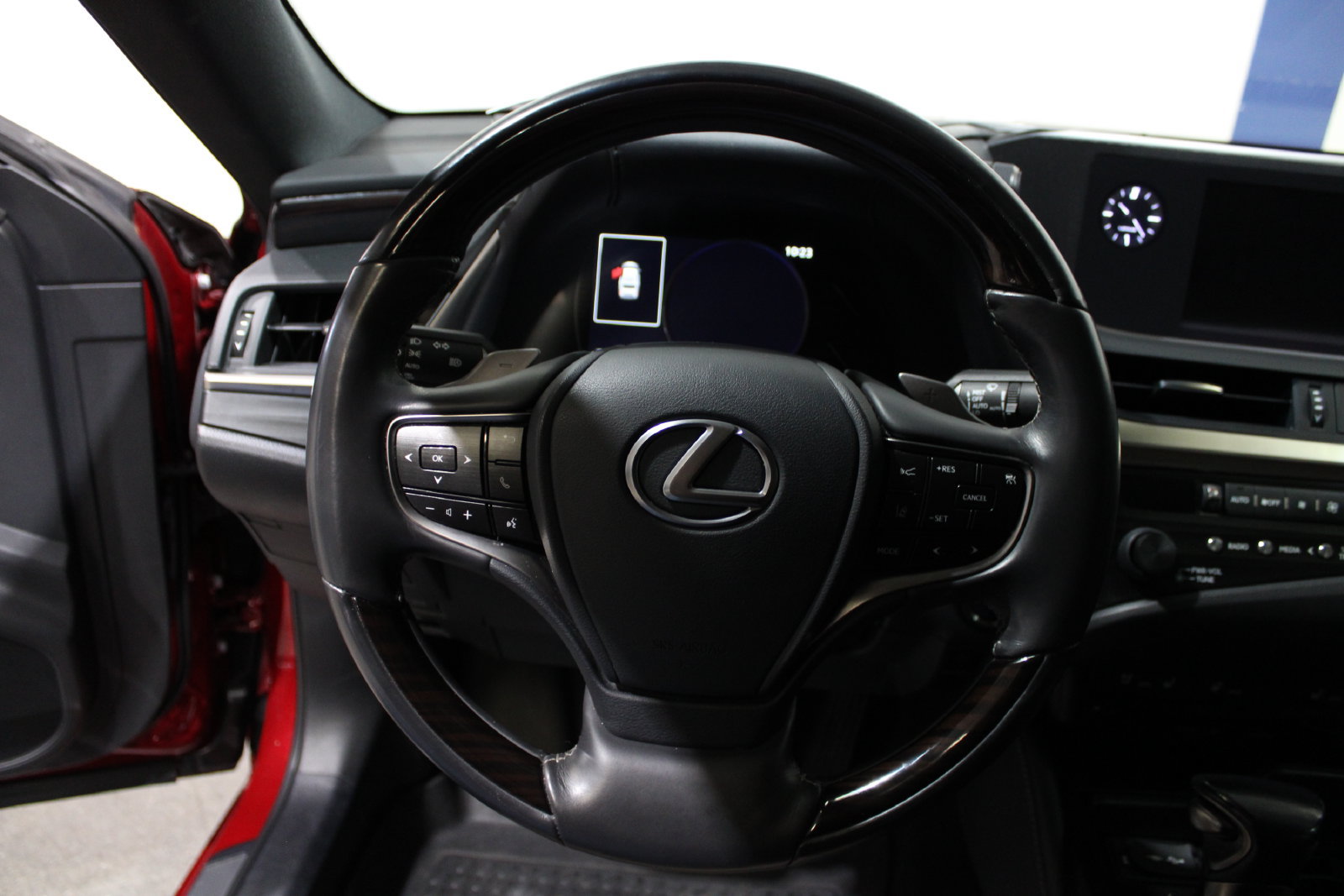 Used 2020 Lexus ES 300h w/ Premium Package FWD image 28