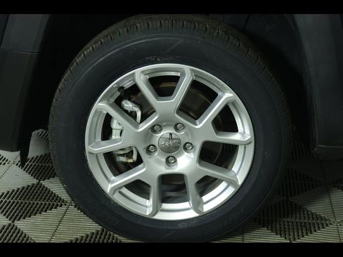 Used 2021 Jeep Renegade Latitude w/ Convenience Group image 13