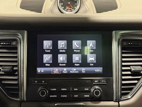 Used 2018 Porsche Macan S image 39