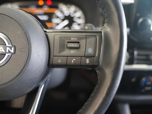 Used 2023 Nissan Pathfinder SL w/ Lighting Package (N92) FWD image 16