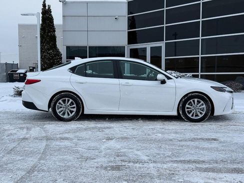 Used 2025 Toyota Camry LE image 2