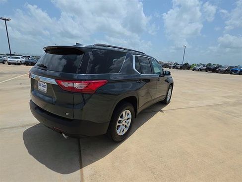 Used 2021 Chevrolet Traverse LT FWD image 7