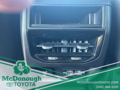 Used 2022 Jeep Grand Cherokee Laredo w/ Luxury Tech Group I image 9