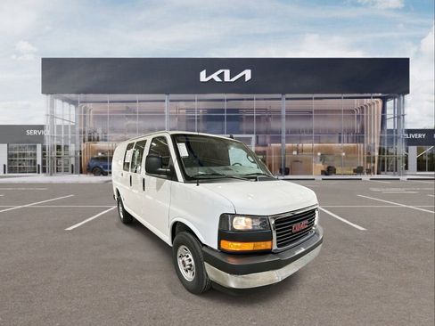 Used 2024 GMC Savana 2500 w/ Driver Convenience Package image 2