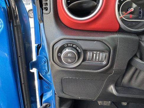 Used 2020 Jeep Gladiator Rubicon AWD/4WD image 19