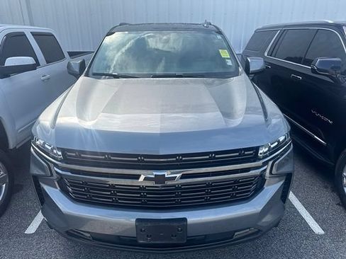 Used 2022 Chevrolet Suburban RST w/ Sport Performance Package AWD/4WD image 4