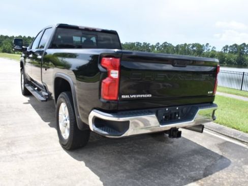 Used 2020 Chevrolet Silverado 2500 LTZ w/ LTZ Premium Package AWD/4WD image 8