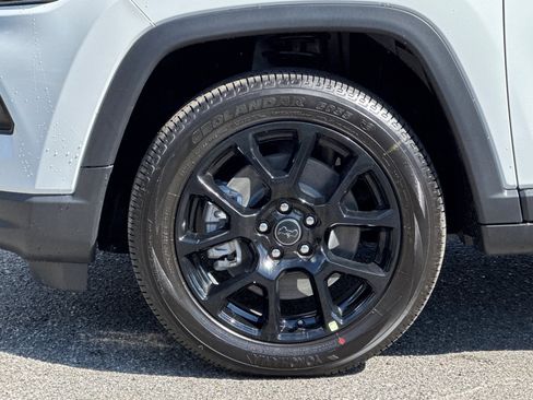 New 2026 Jeep Compass Latitude image 24