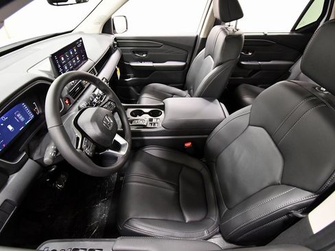 New 2026 Honda Pilot Touring image 11